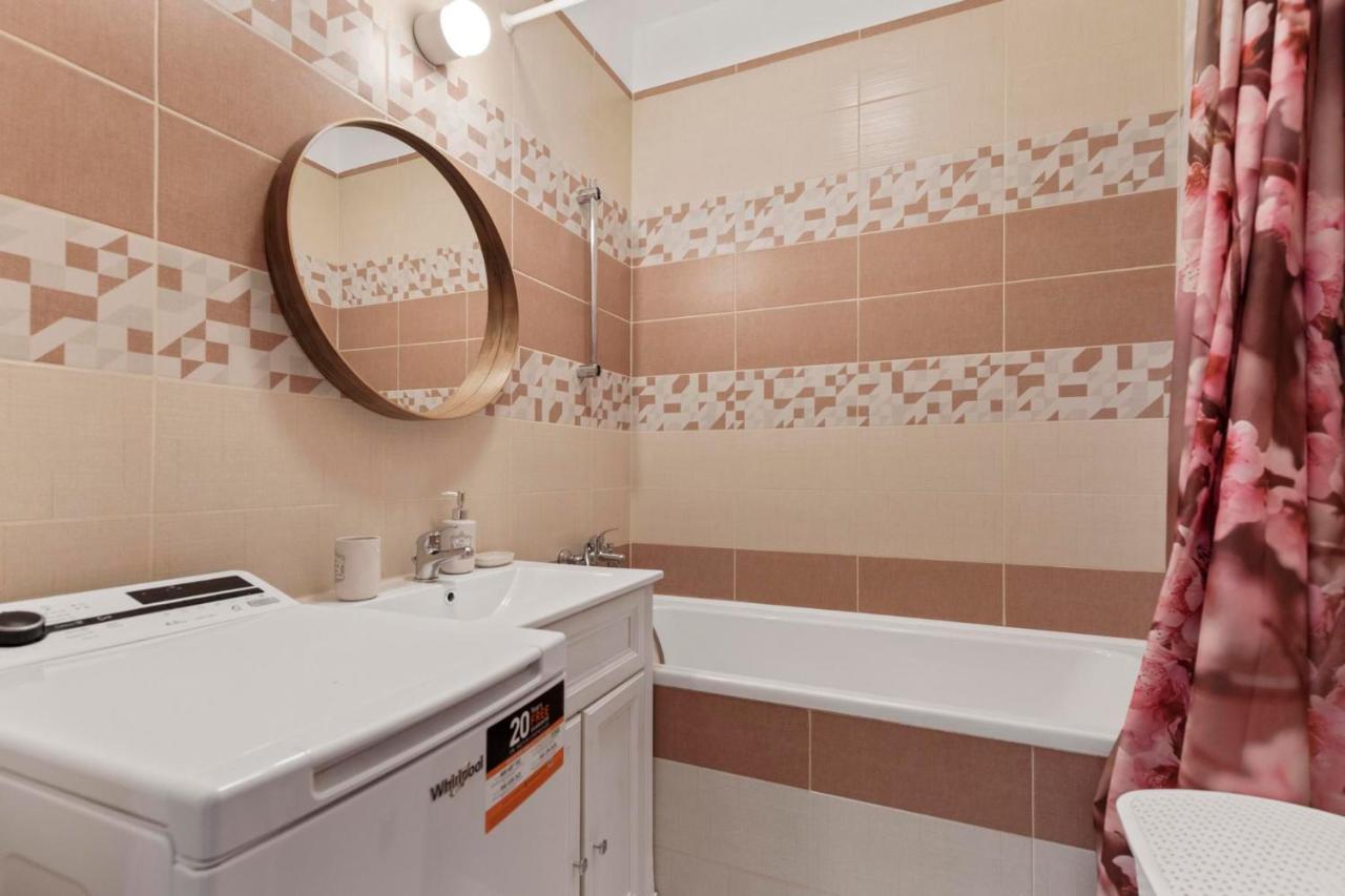 Apartment 20 Minutes From City Center W Netflix, Coffee Or Tea & Parking Bratislava Buitenkant foto