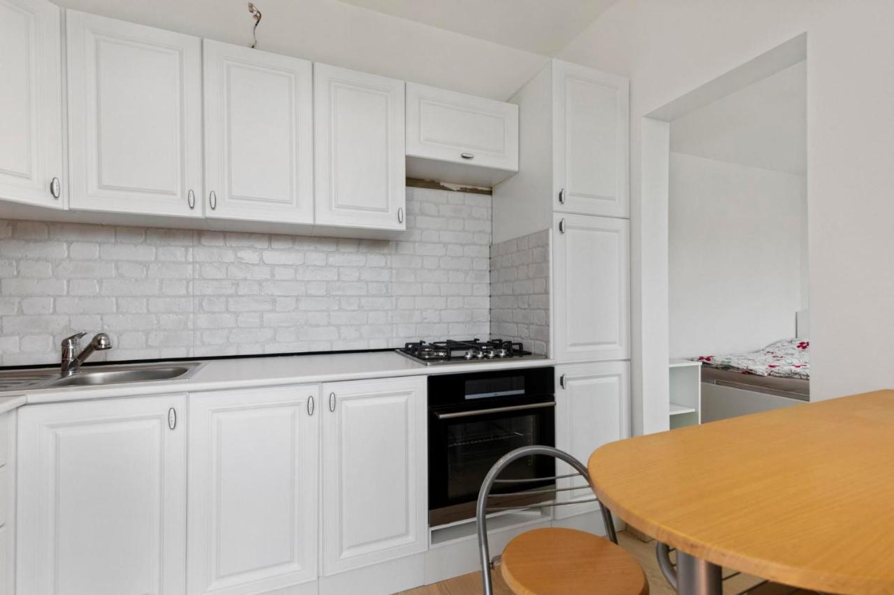 Apartment 20 Minutes From City Center W Netflix, Coffee Or Tea & Parking Bratislava Buitenkant foto
