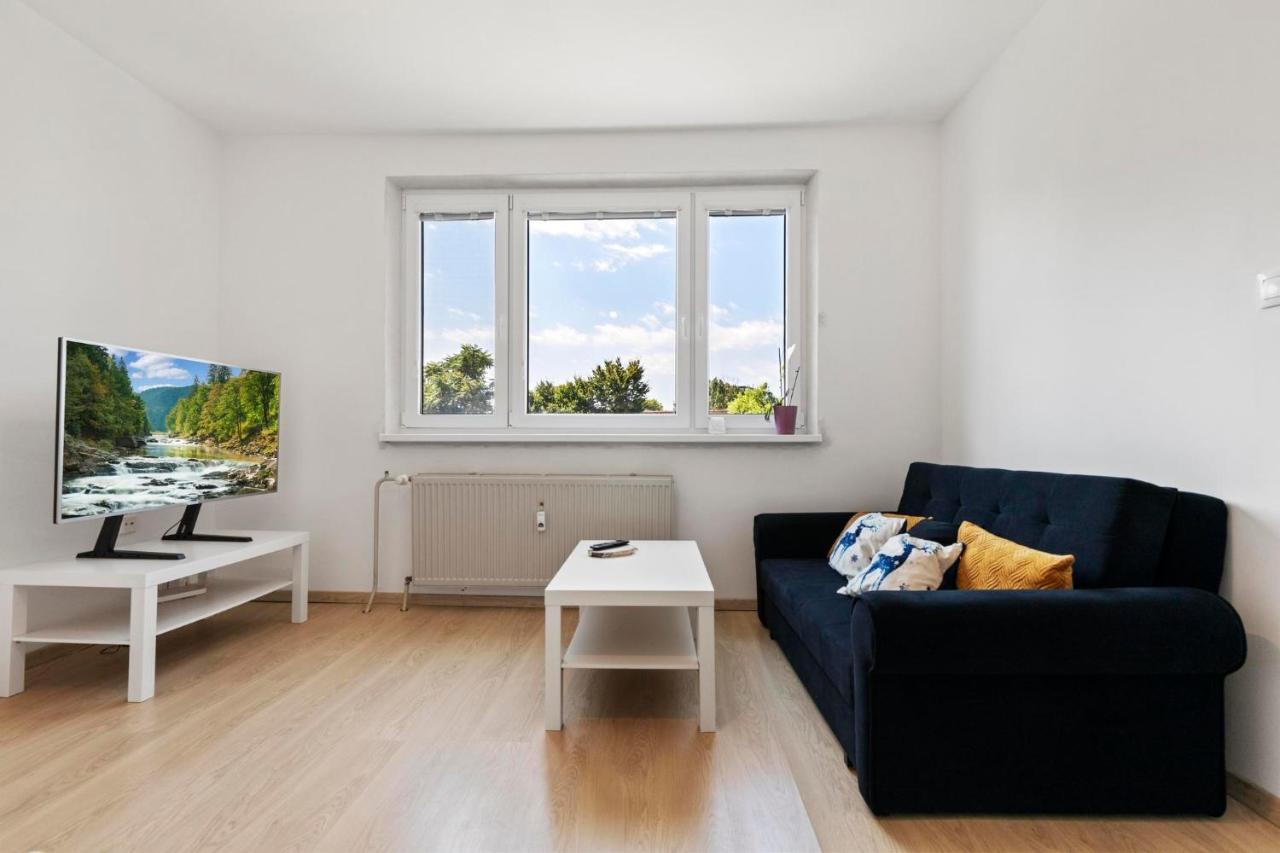 Apartment 20 Minutes From City Center W Netflix, Coffee Or Tea & Parking Bratislava Buitenkant foto